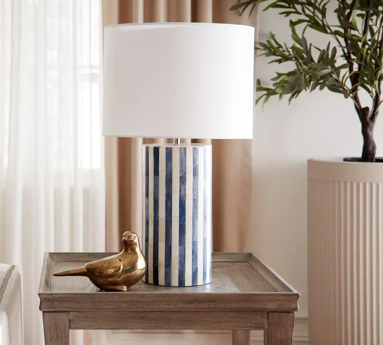 Havertys Corinth Table Lamp New