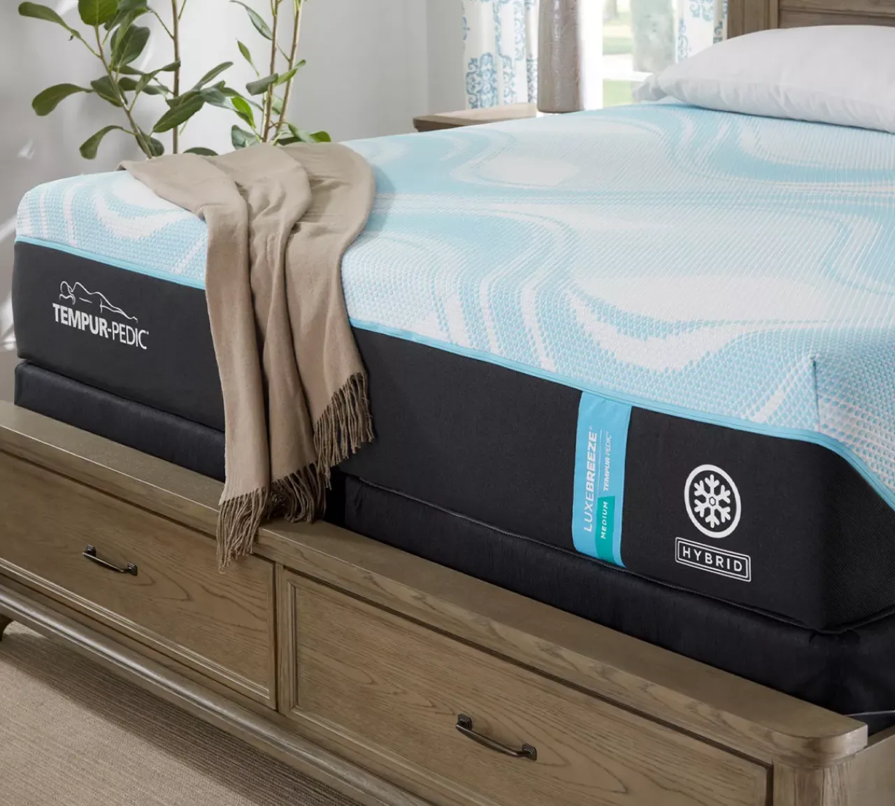 Havertys Luxe Breeze Medium Hybrid Mattress Clearance