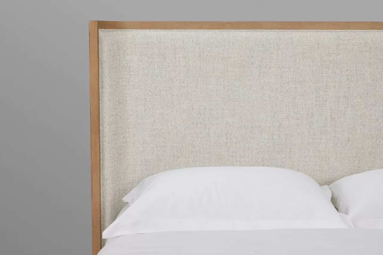 Havertys Lynwood Upholstered Bed New