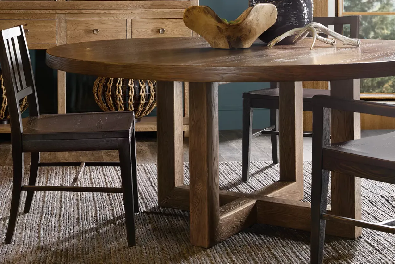 Havertys Mulholland Round Dining Table New