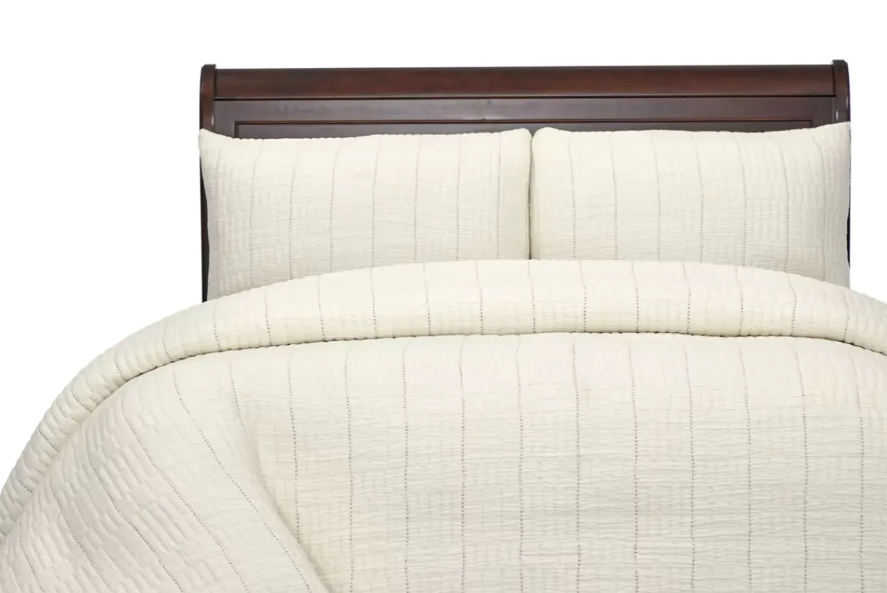 Havertys Orly Coverlet Ensemble