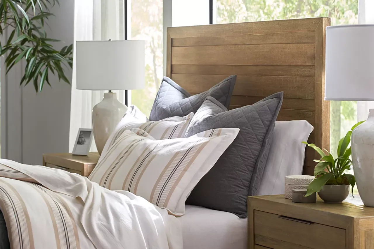 Havertys Sherman Panel Bed Outlet