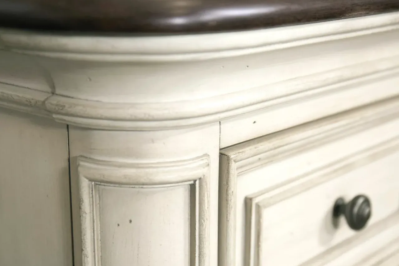 Havertys Veranda Bachelor Chest Antique Cream Outlet