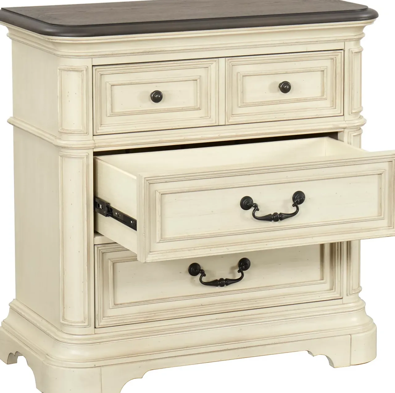 Havertys Veranda Bachelor Chest Antique Cream Outlet