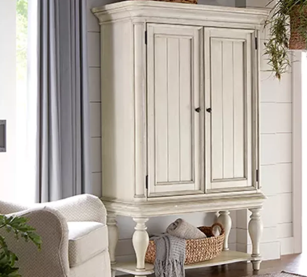 Havertys Veranda Door Chest Antique Cream Online