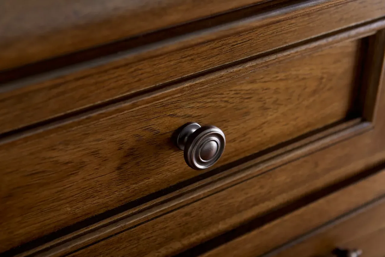 Havertys Westhaven Bachelor Chest Dark Chestnut Outlet